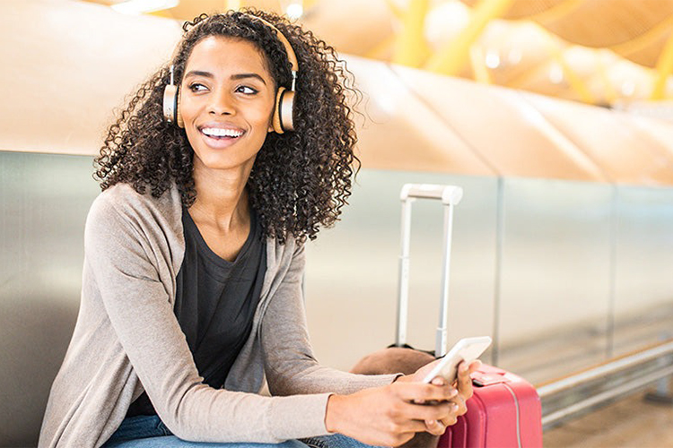 How to Maintain Curls While Traveling