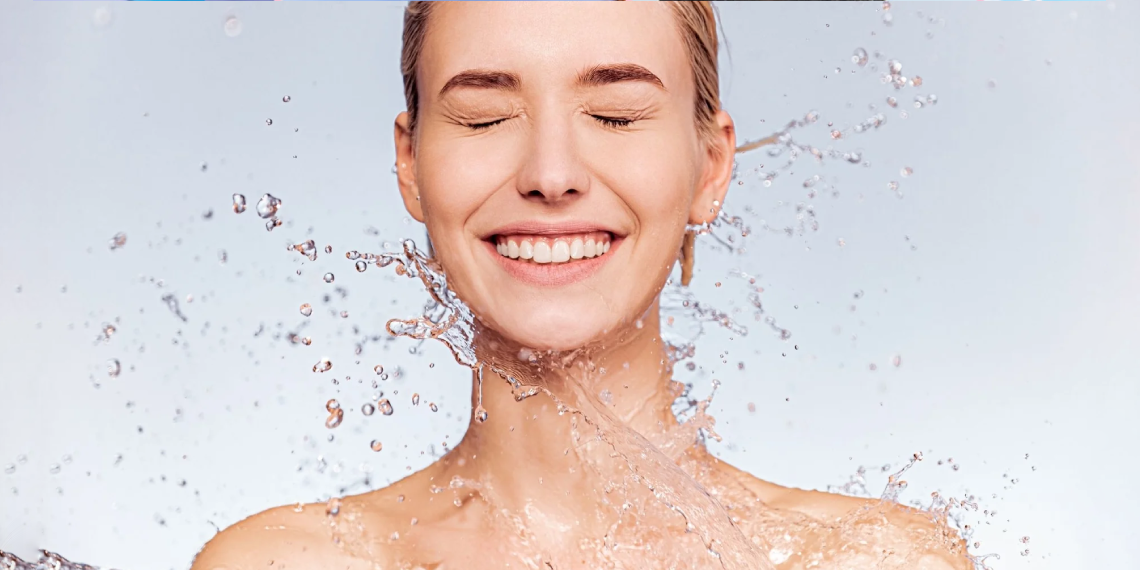 The Difference Between Moisturising and Hydrating Your Skin — It's Not the Same Thing