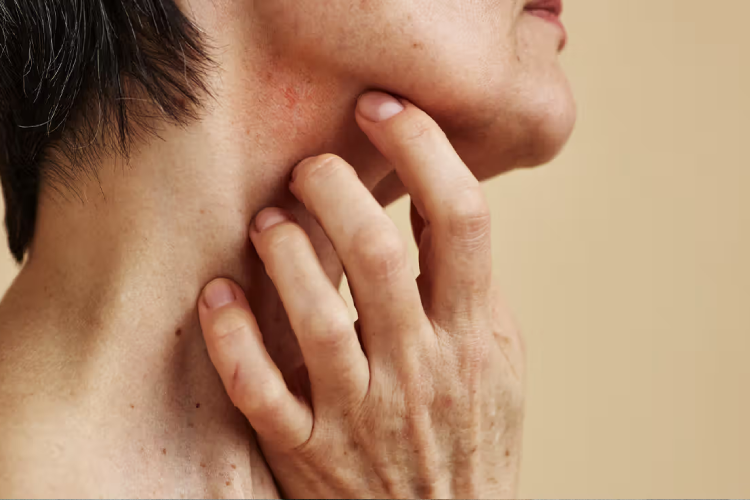 The Difference Between Moisturising and Hydrating Your Skin — It's Not the Same Thing